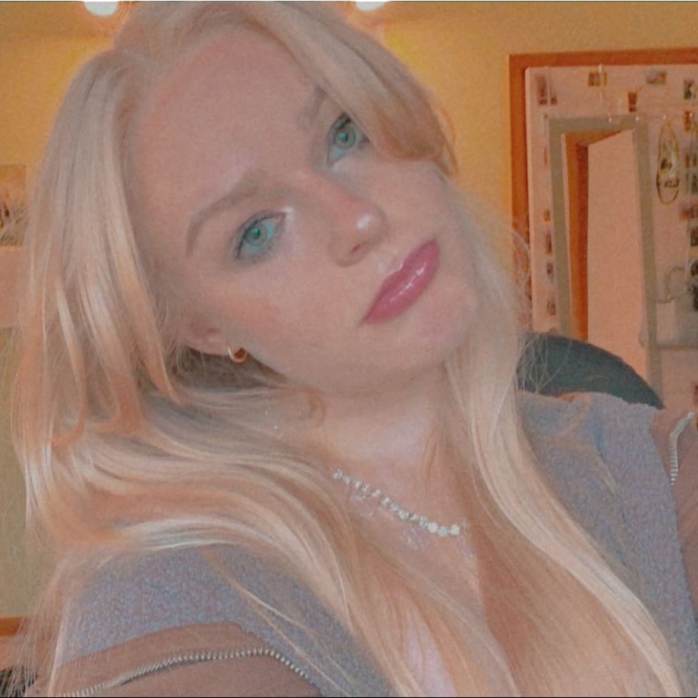 Meet your Posher, Desiree